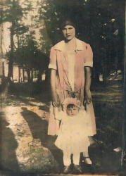 Bertha & Ida.jpg (1201830 bytes)